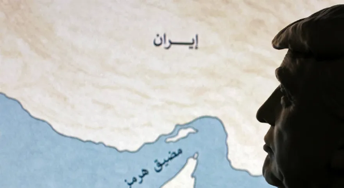 ترامب يتراجع عن اقتراحه فرض رسوم على عبور مضيق هرمز